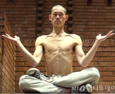 고통스럽게 짜낸 육체, 해탈의 꽃으로 피다