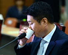 '카톡 검열' 논란…'스노든 사건' 겪은 미국 정책은?