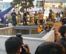 성남 공연장 추락사고… 경기소방 "대부분 중상, 사망자 더 늘수도"