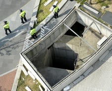 아파트 주차장·지하철 환풍구 서울만 '5200곳'… 안전성은