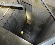  안전 규정 없는 환풍구, 붕괴 사고 예견