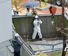16명 목숨 앗아간 판교 환풍구, 도르래로 잡아당기자 '쿵' 