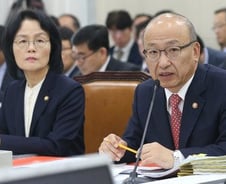 "후지필름과 에볼라 치료제 계약 진행"-복지위 국감