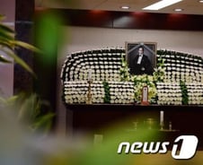 故 신해철 유족 "S병원에 민·형사상 책임 물을 것"