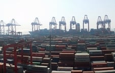 [르포]해상 물류 '블랙홀' 상하이 양산항을 가보니