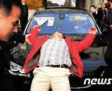 [사진][단독] '가토 전 지국장, 이대로는 못 간다'