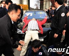 [사진][단독] '가토 전 지국장, 아무데도 못가!'