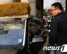 [사진][단독] 계란 테러 당한 가토 지국장