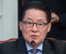 野, "비선실세 의혹, 국회 조사기구 만들어야"…靑 "허위 사실"