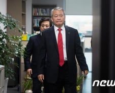 교총, 여야 만나 공무원 연금 사회적 합의기구 구성 촉구