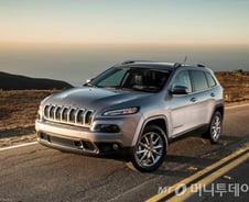 [시승기]느긋한 SUV가 필요하다면, 지프 체로키 2.0 디젤