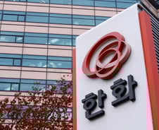 [뉴스&팩트]"한화생명 지분 판다고? 우리 돈 있습니다"