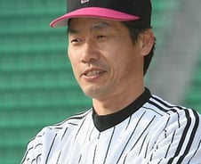 [단독] 'KBA 자격정지 징계' 김용수, 롯데 코치 계약 '파문'