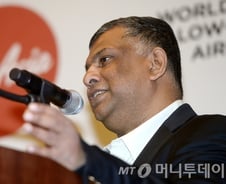 에어아시아 회장 "최악의 악몽..하지만 멈추지 않을 것"