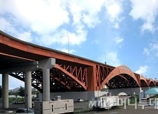 [단독] C등급 성산대교, 보수공사도 '부실' 