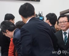 [현장+]구제역, 턱 앞에 왔는데…장관은 "확산 가능성 별로"