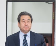 [현장+]김무성 체제 최고위 첫 단합대회 "대통령 모시고 잘 해야지"