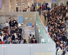 [단독]남의 이름으로 출국 바비킴 외에 또 있었다…출입국관리 '구멍'