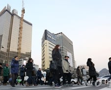 출퇴근길 재해 산재 적용 추진, 재계는 '난색'