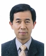 "냄비 속 개구리같은 한국, 기업간 '협업'이 해법"