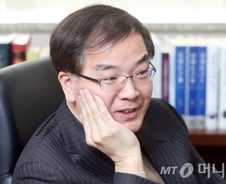 "잘못된 정책 바꾸는 정책법률 연구하죠"