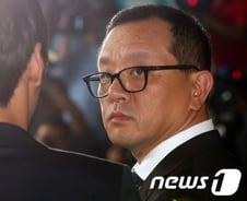 [단독] "'전두환 추징법' 위헌 의심"…법원, 위헌법률심판 제청
