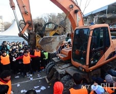 구룡마을 철거 '중지', 주민 "가난도 서러운데 막무가내로…"