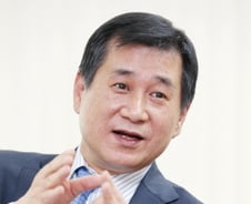 "태양광 세계 1위 꿈…삼성 매각 4사, 한화 오면 더 큰다"