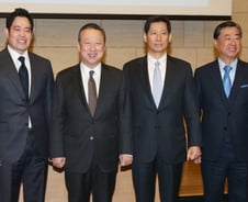 [단독]정용진 부회장, 신세계아시아나? "시너지 적지만 지켜봐야"