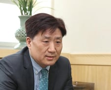 '전자공시시스템 설계자에서 XBRL 전도사로'