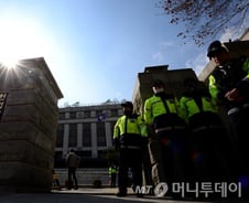 '배우자 바람' 민사상 입증 더 쉽다… 위자료 오를까 