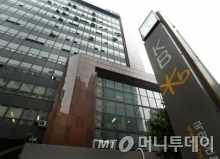 [현장클릭] 빈 자리 못 채우는 KB의 '속사정'