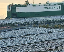 [단독] "무역1조불 지켜라" 맞춤형 수출정책 나온다 