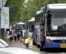 [단독]서울 버스 1만대 'CNG버스'로 바꾼다