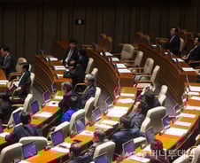 [기자수첩] '친애하는 빅브라더', 감시못해 죄송한 국회