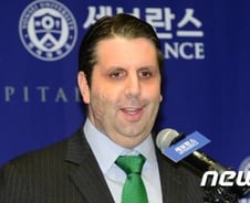 리퍼트 대사, 한국말로 "비온 뒤 땅이 더 굳어진다"