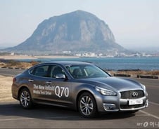 [시승기]인피니티 Q70, 치타의 역주를 닮고싶은 럭셔리 