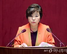 [단독] 윤명희 '쌀 재포장 금지법', 본인 회사에 특혜