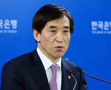 "저축 부자 시대 끝났다"…재야 누리꾼 고수가 보는 금리인하 