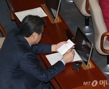 [뷰300]'막장 드라마' 국회에서 보여주는 새누리