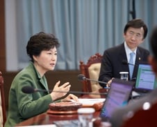 朴 "비리 뿌리 덩어리" 작심발언… 고강도 사정 시사 배경은