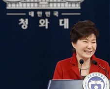 [공직자 재산공개]朴 대통령, 3.3억 증가…자택·예금액↑