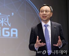 황창규 KT회장 작년 연봉 고작 '5억' 무슨 일?