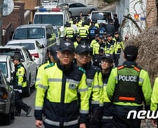 성완종 전 회장 숨진채 발견, "어머니 옆에 묻어달라"