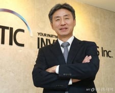 "스틱의 DNA는 끈질김…살아남아 강해졌다"