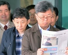 '성완종 리스트' 수사 첫 단추…측근들의 '입'에 쏠린 '눈'