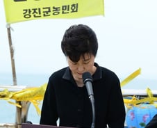 팽목항 찾은 朴 대통령…유가족 못만나고 대국민 메시지 발표