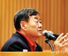 [단독]김준기 회장, 동부메탈 대표이사 물러나…'전자'만 남았다