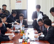 [현장+]'의사일정'에 발목잡힌 연말정산 보완책·사회적경제법