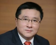 "중국이 정말 투자한대요?" 고민빠진 세계1위 LGD 사장